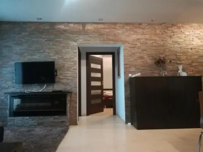 Apartament 325