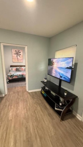 1 Bed Room Pool Steps To Beach - Cocoa Beach, FL