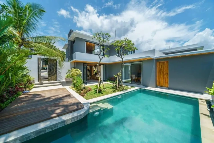 2 Bedrooms Villa