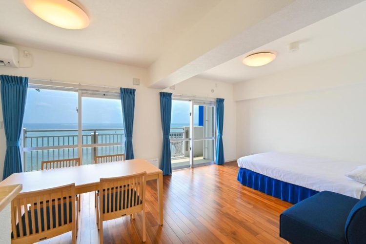 2 Bedrooms Apartment
