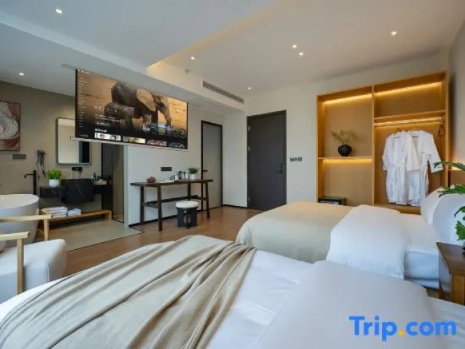 Suite with view