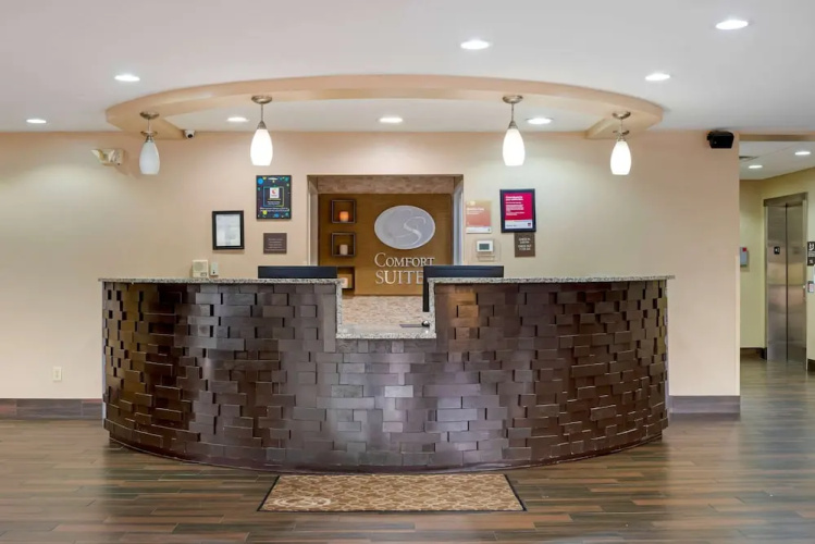 Comfort Suites