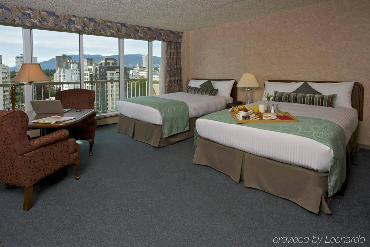 Coast Plaza Hotel & Suites