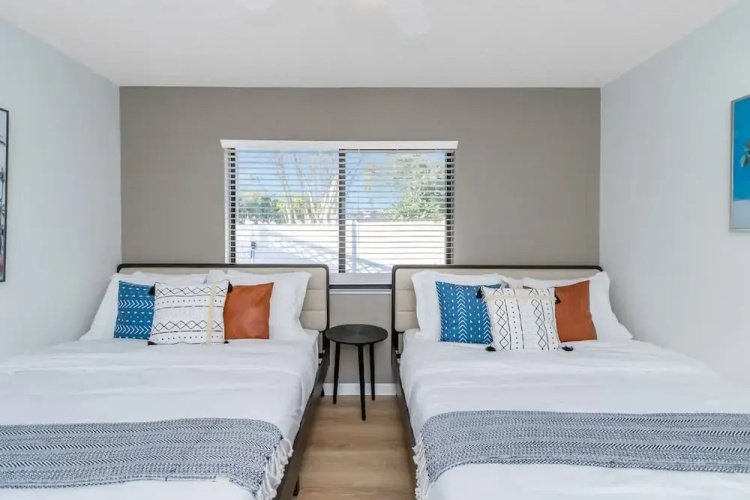 Fun Family-friendly Modern Beach Home With Pool