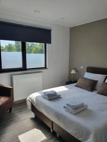 1 Bedroom Comfort room