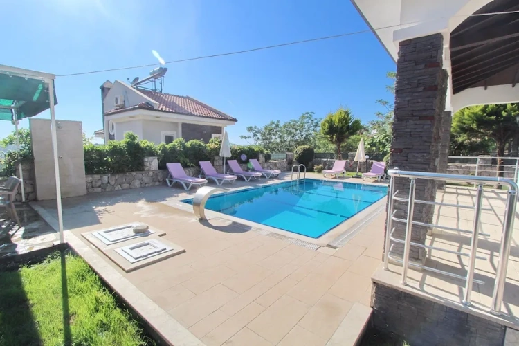 3 Bedrooms Villa