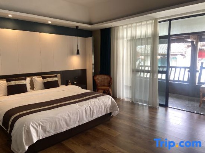 Deluxe Family Suite