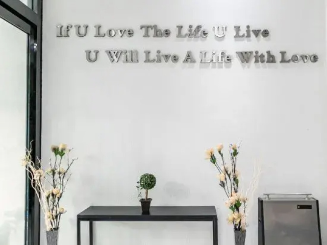 Liv Hotel
