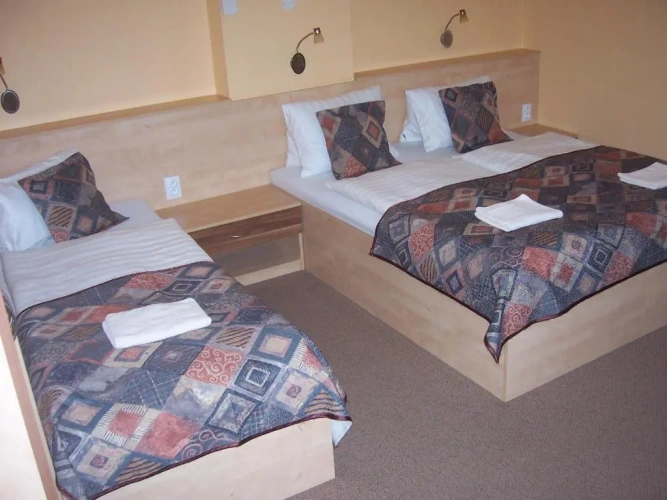 Standard Triple room