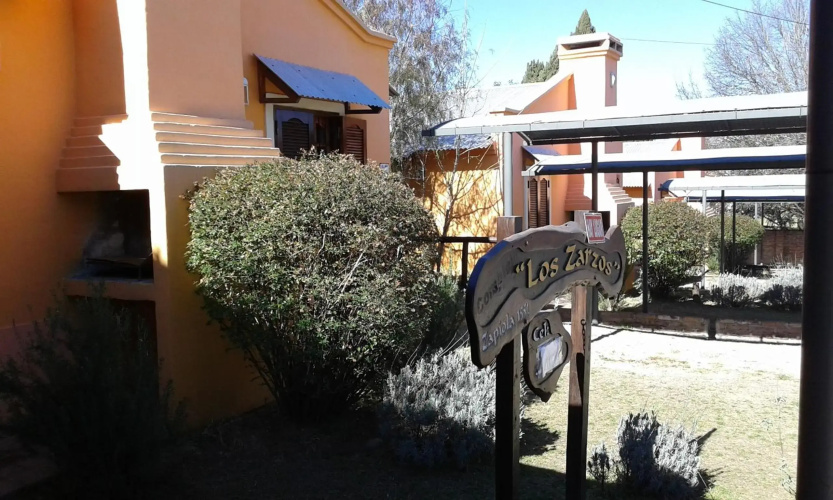 Los Zarzos