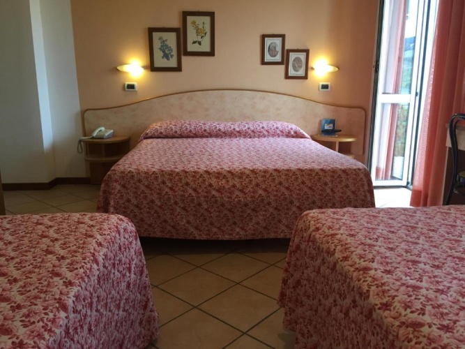 Comfort Quadruple room with view