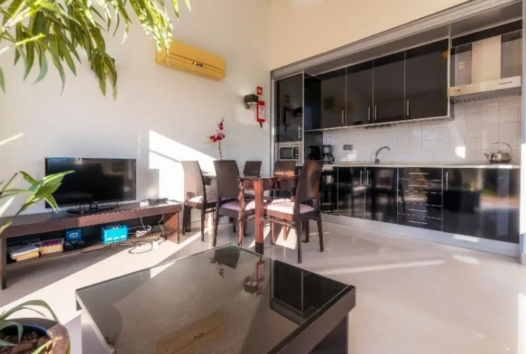 1 Bedroom Apartment with balcony