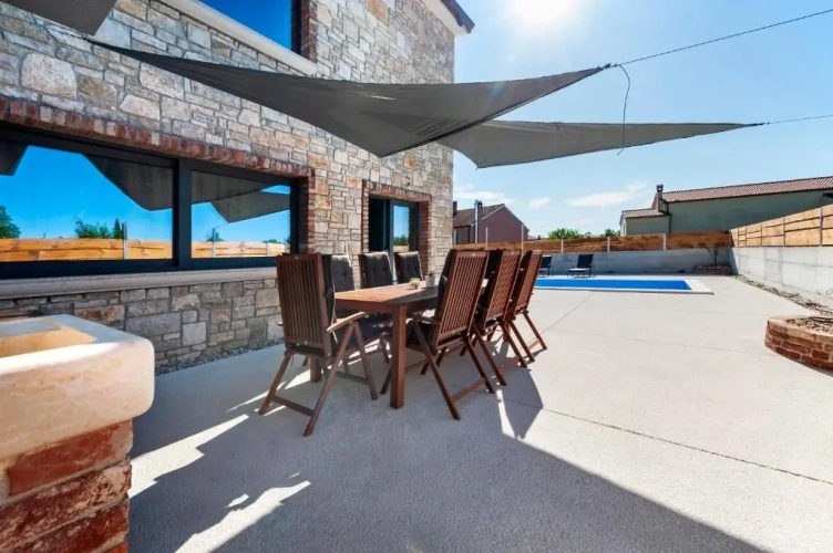 3 Bedrooms Villa