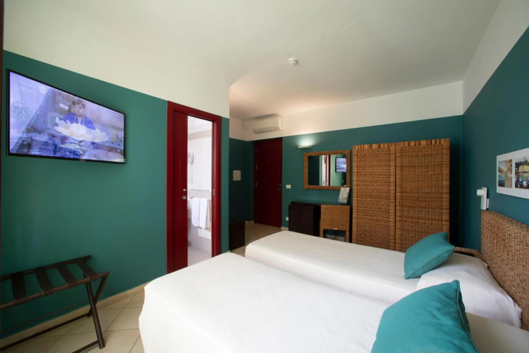 Insula Hotel