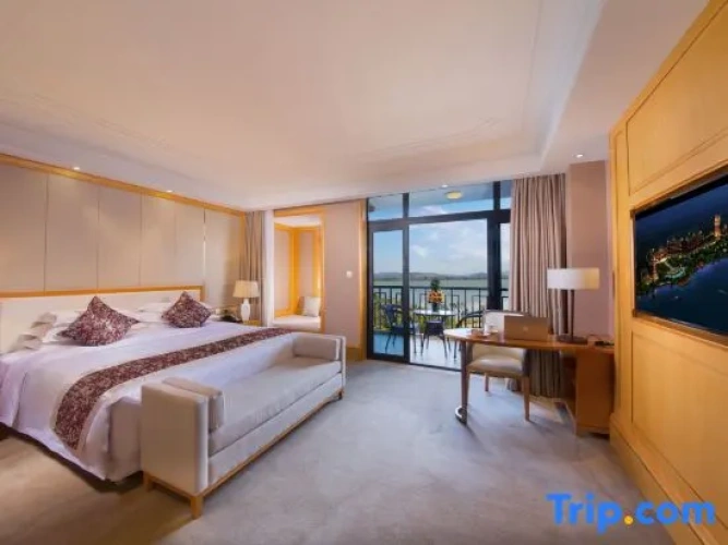 Standard Double room with lake view