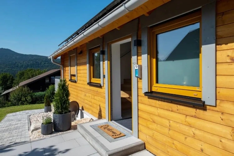 4 Bedrooms Cottage