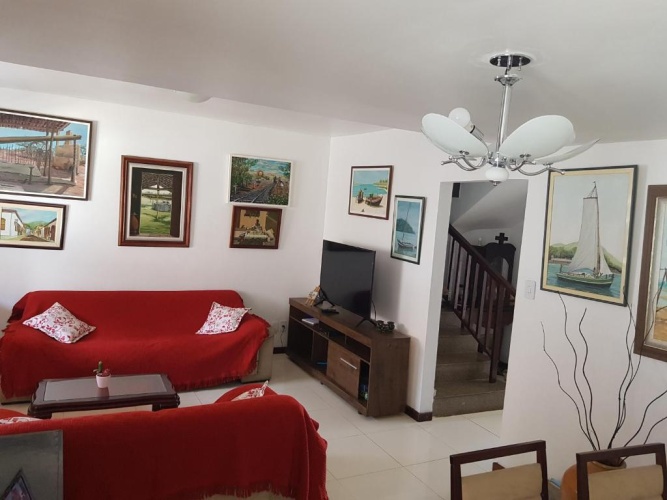 4 Bedrooms Cottage