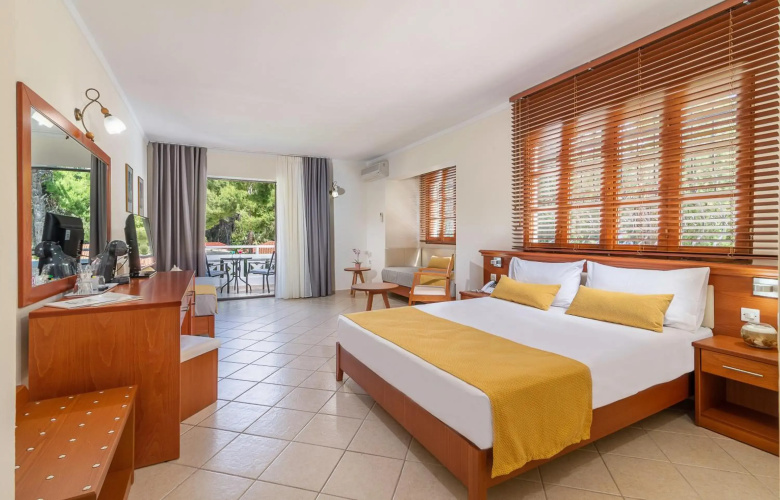 Porfi Beach Hotel