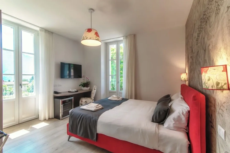 Classic Double room with balcony and with partial view