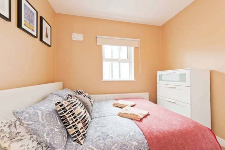 2 Bedroom Apartment By The River
