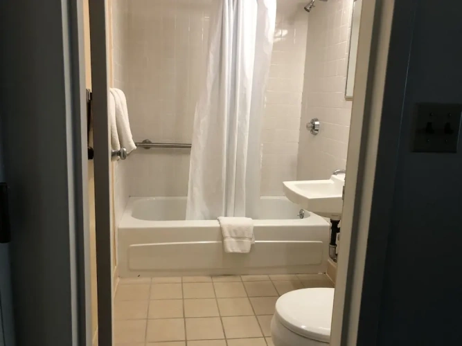 Comfort room