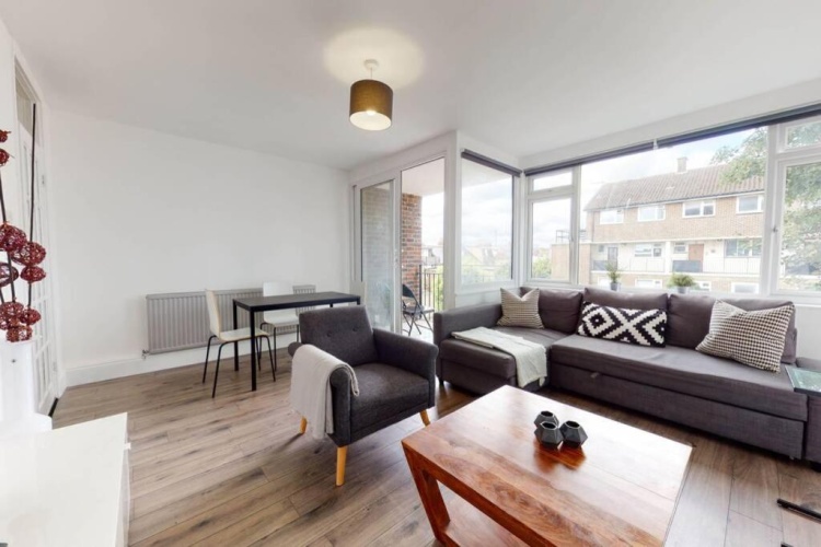 3 Bedrooms Apartment