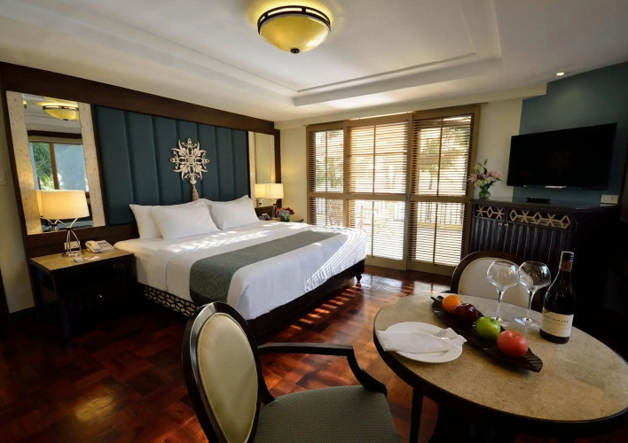 Emerald Island Hotel