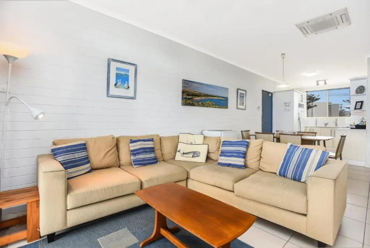 2 Bedrooms Apartment