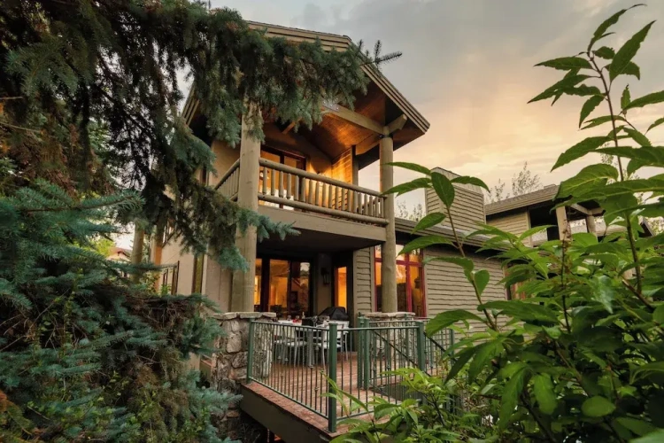 5 Bedrooms Cottage