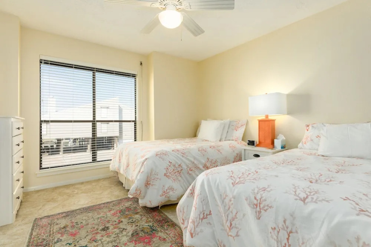 3409 Galveston - 4 Br Home