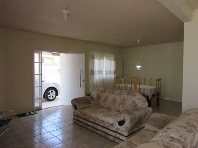 4 Bedrooms Cottage