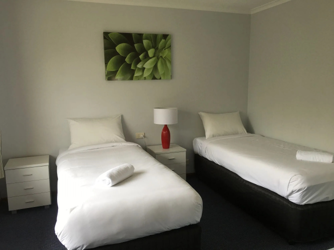 Bass and Flinders Motor Inn