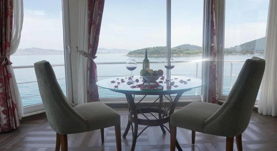 Pyrgos Hotel