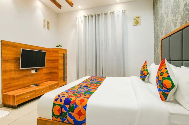 Fabhotel Prime Royal Maple