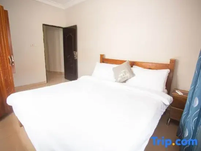 3 Bedrooms Apartment