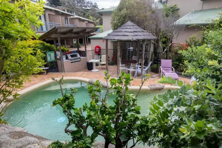 Gorgeous Studio + 100M To Beach + Pool