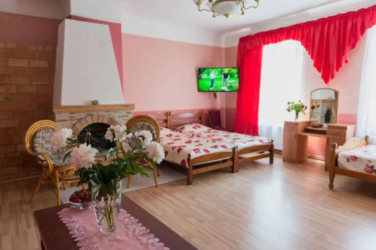 Comfort Triple Family room