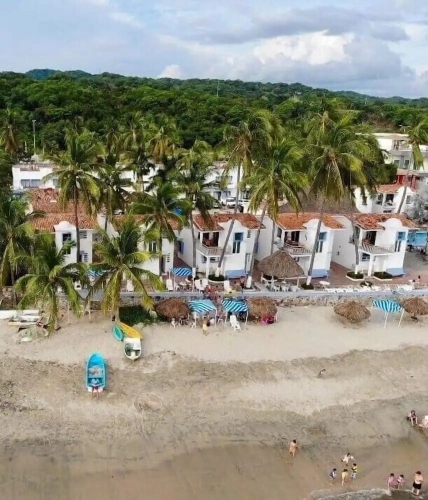 2 Bedrooms Bungalow beachfront