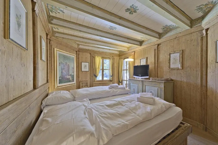 2 Bedrooms Apartment