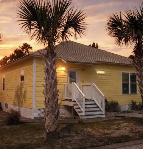 3 Bedrooms Cottage with balcony