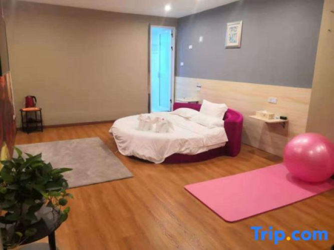 Fengcheng Hotel