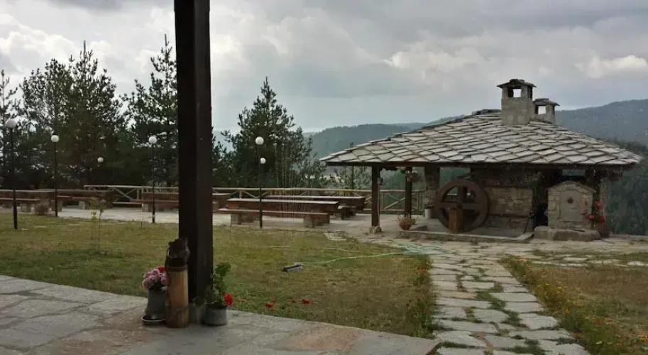 Hadji Boby Guest Inn