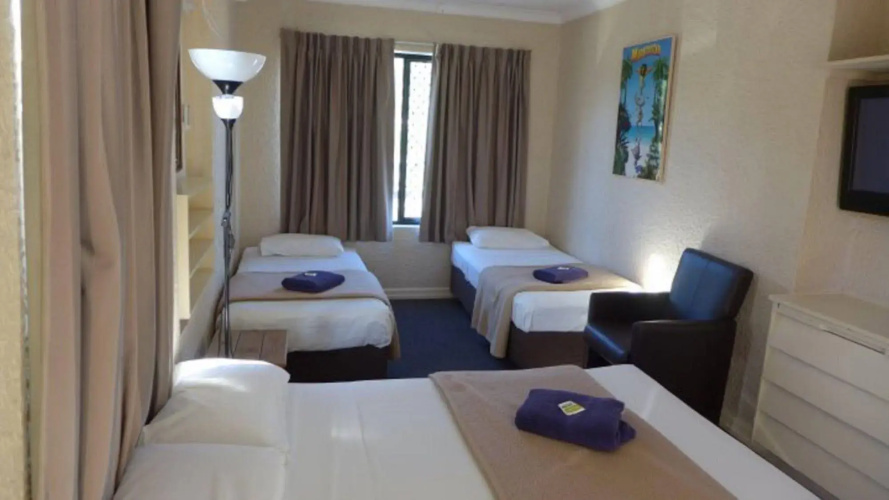 Kingsford Riverside Inn