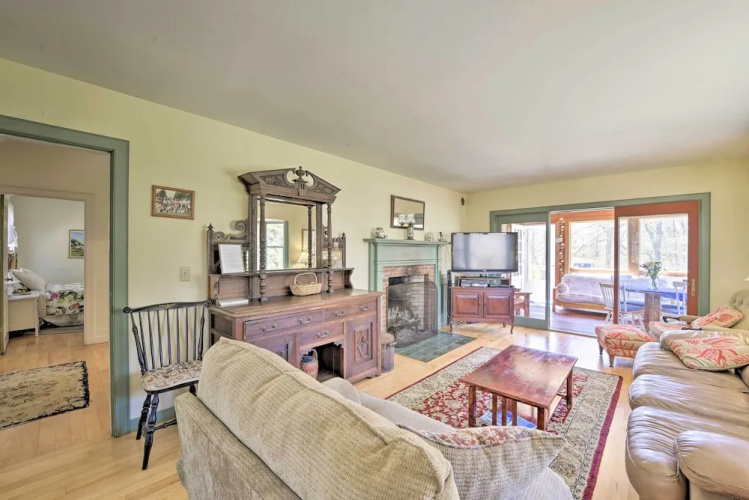 Peaceful Chilmark Farmhouse by Menemsha Beach