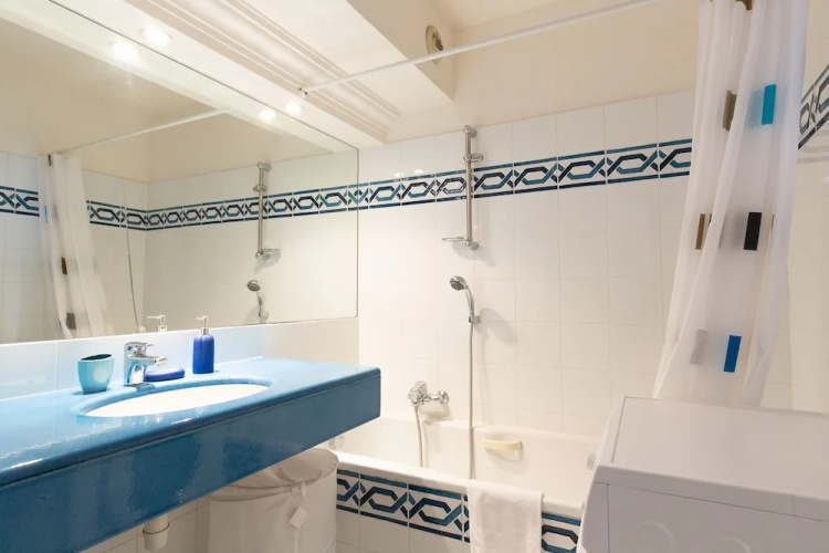 Vaneau Mediterranean Apartment