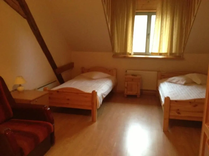 Standard Triple room