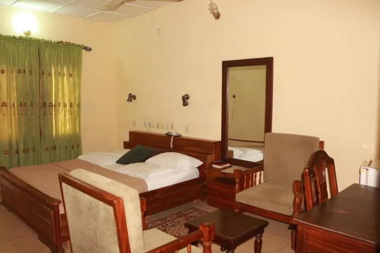 Liz Ani Hotel