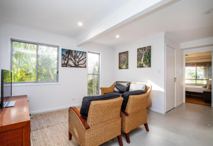 Surf Gums + Sleeps 8 + Pet Friendly + Ocean Views