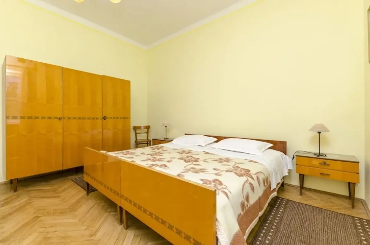 Apartment with balcony