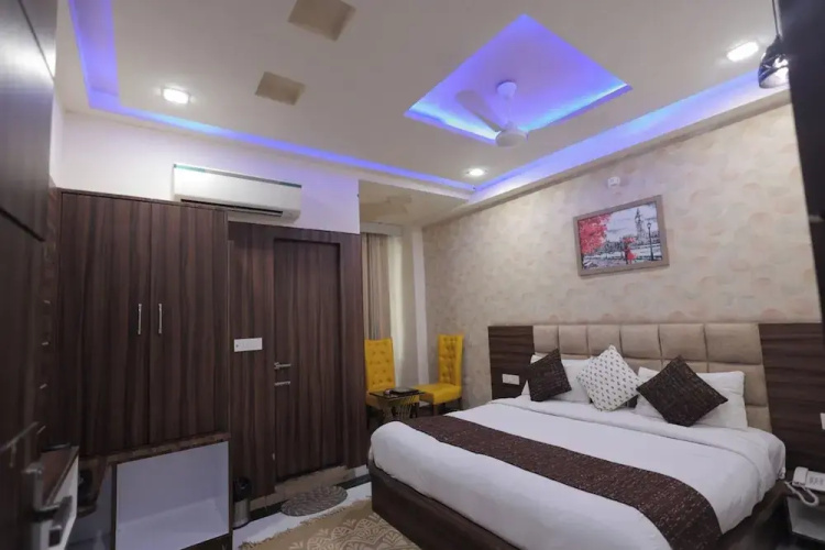 Hotel Srg Inn